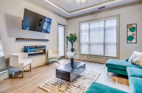 Cumberland Condo | Modern luxury retreat!