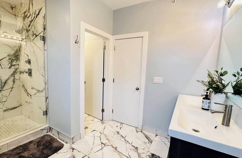 Newbold House | Modern Philly Hideaway –– Stunning Rooftop Retreat — Pet Friendly