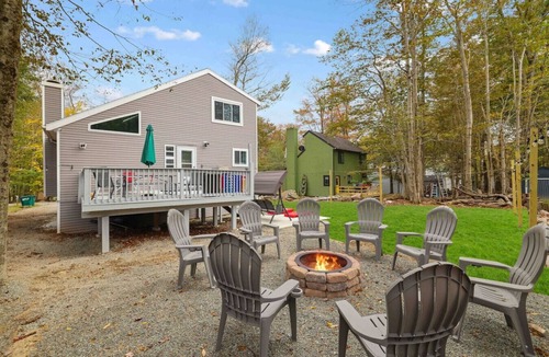 Tobyhanna House | Modern Poconos Central Cozy 5BR Home - Game Room