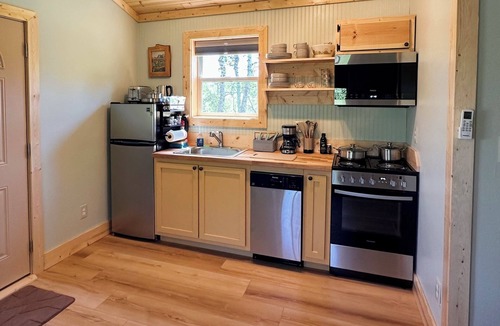 Babb Cabin | Modern & private, 1-bedroom cabin close to Many Glacier & Going-to-the-Sun Road.