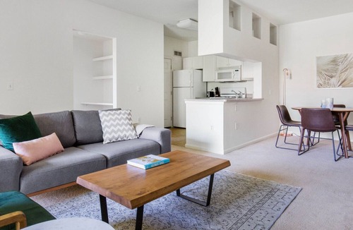 South San Jose Apartment | Modern San Jose 2BR w/ W/D, Pool, Gym, BBQ, near freeways, by Blueground
