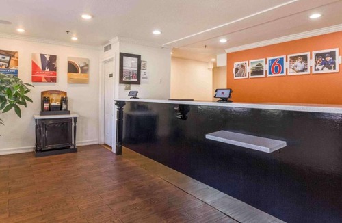 Fremont Hotel | Motel 6-Fremont, CA - South