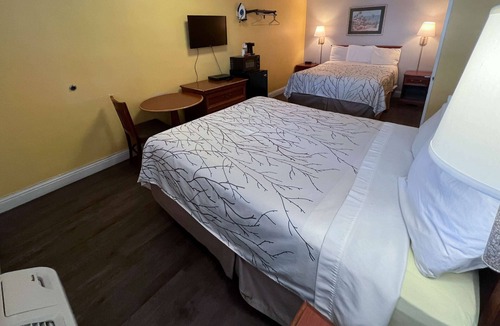 Russian Hill Hotel | Motel 6 San Francisco, CA - Fisherman's Wharf