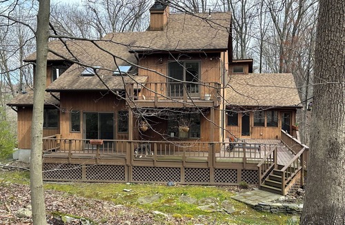 Mountainville Cabin | Mountain Brook Cabin w/4-bedroom in lovely Cornwall with Jacuzzi Tub and Sauna