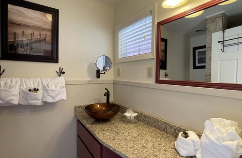 Mount Ida Hotel | Mountain Harbor Queen Guest Room on Lake Ouachita by RedAwning