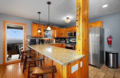 Walnut Mountain Cabin | Mountain View Cabin with Hot Tub, Game Room & Resort Pool