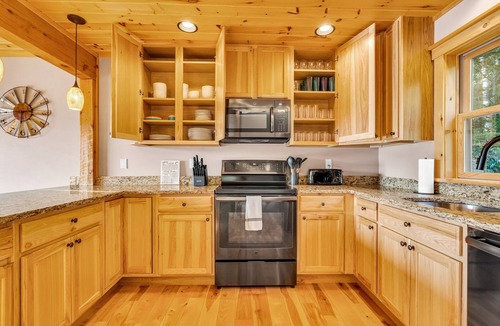Sunday River Area Cabin | Mountain View Chalet with Hot Tub and Game Room