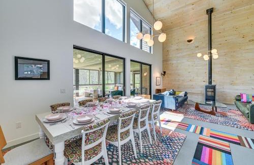 Salem House | Nature Lovers' Paradise! Luxe Retreat w/Game Room