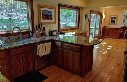 Hamilton House | Near Colgate and Seven Oaks Golf Course, Accommodates 8 Guests
