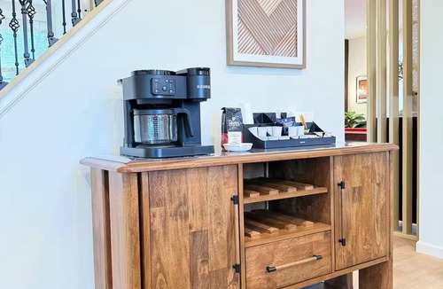 Campbelltown House | Near Hersheypark, King Bed, Fire Pit, Pool Table, Fast WiFi, Walk to Food