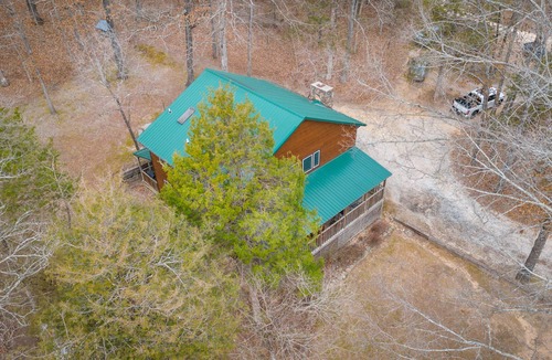 Marble Falls Cabin | near Jasper, secluded, close to Buffalo River, hiking, WIFI, Arcade game,