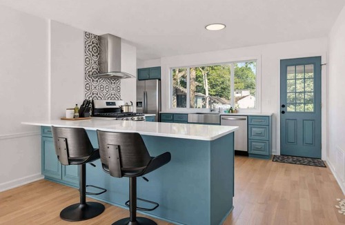 New Rochelle House | Near NYC ~ Fire pit, Backyard & Parking