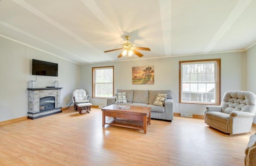 Albion House | Near Waterville: Cozy Midcoast Vacation Rental!