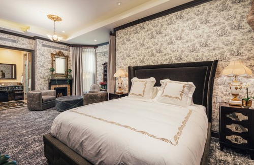 Lower Pacific Heights Hotel | Neighbourgood Sutter Mansion