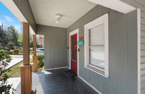 Capital View House | New 1BR in the heart of LR. Close to Medical Center and Downtown!