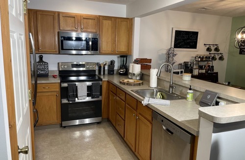 Tannersville House | NEW 3000 SF Private HOUSE at Camelback Mountain Private Parking Game Room 6 TV