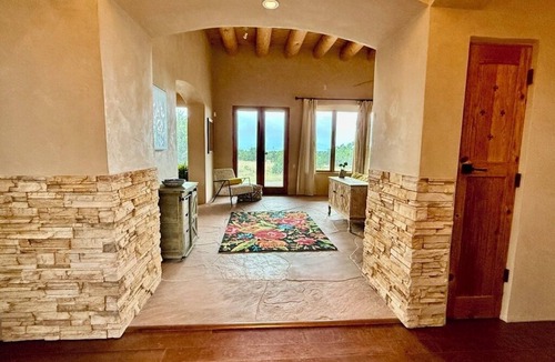 Las Campanas House | NEW LISTING - Bramasole - Mountain views, Pool, Spa/Hot Tub, 15 minutes to town.