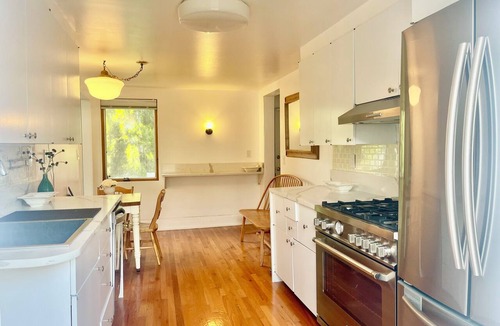 Atlantic Beach House | New York’s best-kept secret Escape 4 Bedrooms retreat in Atlantic Beach