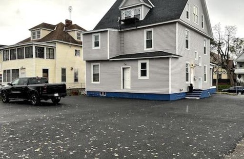 Schenectady Apartment | Newly 5 Star 3 Beds 1 Bath ideal Short term rental