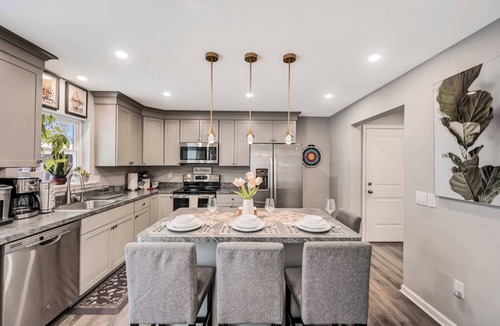 East Stroudsburg House | Newly-Built Family Retreat w/Private Heated Pool, Hot Tub, Sauna, Game Room
