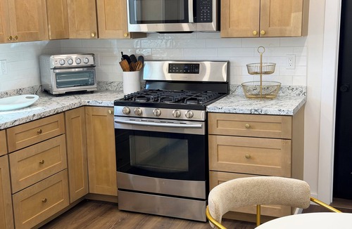 West End House | Newly remodeled 3-bed house sleeps 8 in Oneonta 1/2 mile from Allstar village