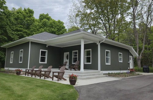West Olive House | Newly Remodeled Cottage, 3 Bed, 2 Bath on 5 Acres-Walking distance to 2 Beaches