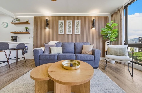Waikiki Apartment | Newly renovated, Free Parking, One block to Waikiki Beach