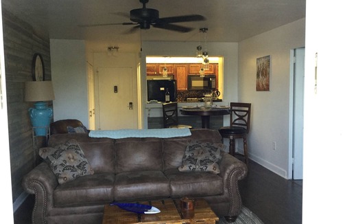 Mid America Condo | NO POOL SPECIAL! BEAUTIFUL CONDO ON THE LAKE, WHAT MORE DO YOU NEED!