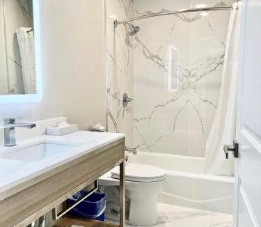 Polk Gulch Hotel | Nob Hill Motor Inn -Newly Updated Rooms!