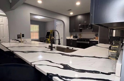 Church Street House | Noir d’Or Delightful 5-bedroom house with AC in vibrant Atlanta, Ga