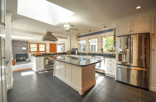 Casco House | *NOW ON SPECIAL* Exquisite Art-Filled Estate on Pleasant Lake