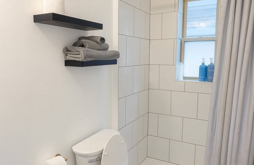 East Avenue House | nycstyle-studio-heartofeastave-1minwalkdowntown
