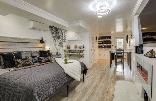 Westfield Apartment | Oasis Hideaway Apt w/Rainforest Shower!