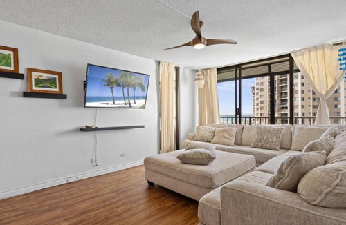 Aiea Apartment | Ocean View Walk to Mall Free Parking, W/D, AC