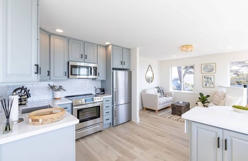 Moss Beach House | Oceanfront Coastal Home with Breathtaking Views – Hiking, Beaches & More