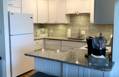 North Ocean City Condo | Oceanfront Paradise 7th Floor: Tiki Bar! Towels! Beds Made! A REAL Vacation!
