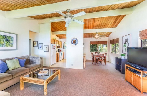 Opihihale House | Oceanview Escape in Captain Cook | Peaceful Island Retreat