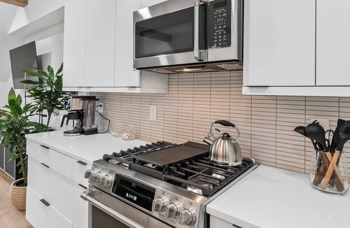 Castleberry Hill Condo | Olive Stone Modern Penthouse Near Mercedes Benz