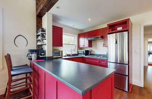 Sunderland House | Outdoor enthusiast's dream with designer interior & Mt. Equinox views