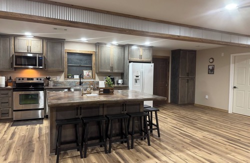 Dover House | OZARK RETREAT: SxS Paradise! Sleeps up to 12 - [SEE NIGHTLY RATE DETAILS BELOW]