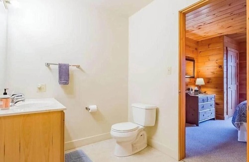 Benton Cabin | Peaceful 5-bed 3-bath retreat minutes from Ricketts Glen State Park