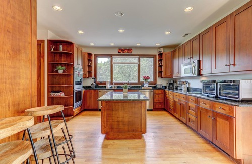 Beemerville Cottage | Peaceful Mountian Oasis: Firepit, Hot Tub, Sauna!