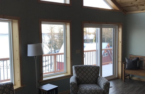Mayfield House | Peaceful Sunrise ~ Scenic Lakefront Retreat