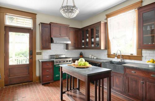 Kirkwood House | Pecan Park