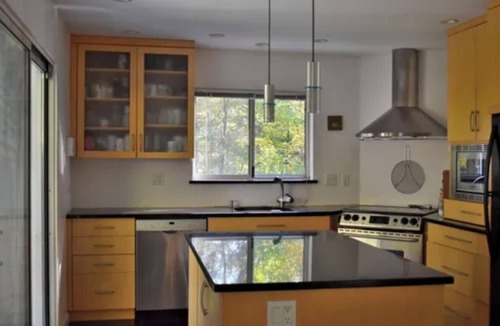 Redding Ridge House | Perfect 3-bedroom house with AC in adorable Redding