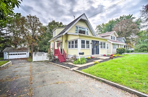 Latham Cottage | Pet-friendly Latham Retreat ~ 7 Mi to Albany!
