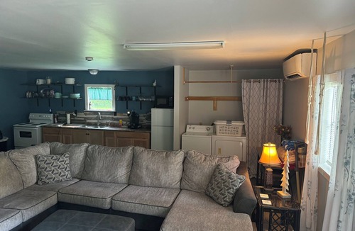 Conway House | Pet Friendly! Quiet and Safe!