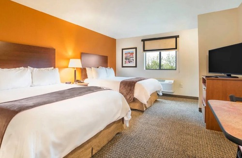 Lithia Springs Hotel | Pet-Friendly Room w/Full Kitchen Near Top Downtown Atlanta Attractions