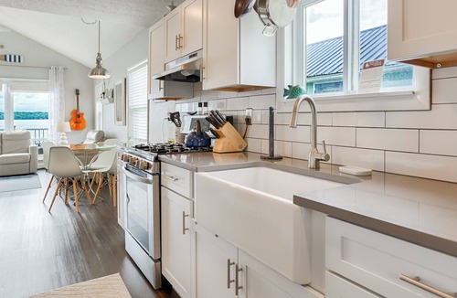 Seneca Falls House | Petit Retreat: The sweetest place on the Lake!