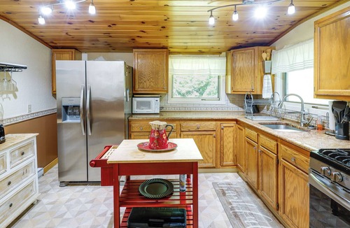 Newport House | Pets Welcome! Lakefront Retreat w/Dock in Newport